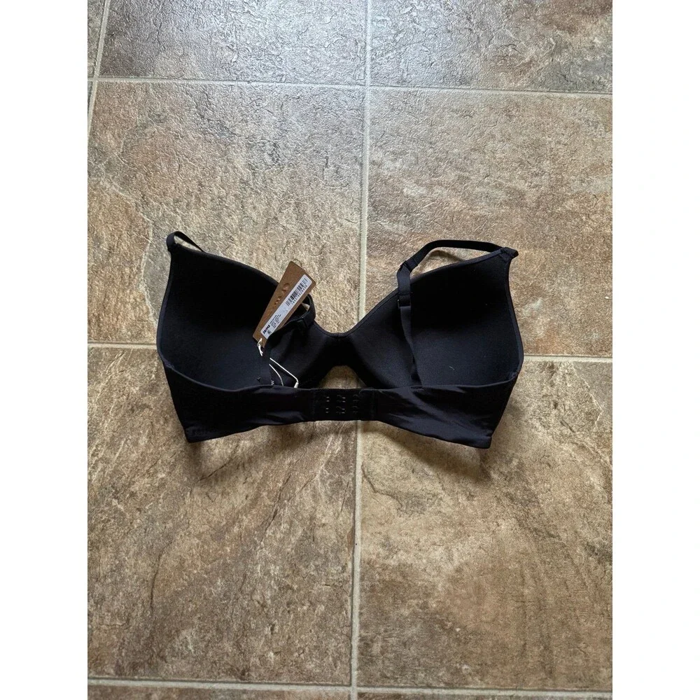 SKIMS Wireless foam lightly lined bra in Onyx - Picture 4 of 8